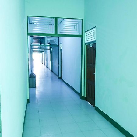 Super Oyo 3098 Hotel Sahabat Baru Singkawang Dış mekan fotoğraf