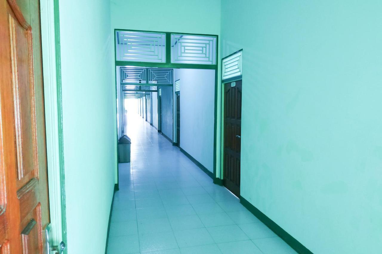 Super Oyo 3098 Hotel Sahabat Baru Singkawang Dış mekan fotoğraf