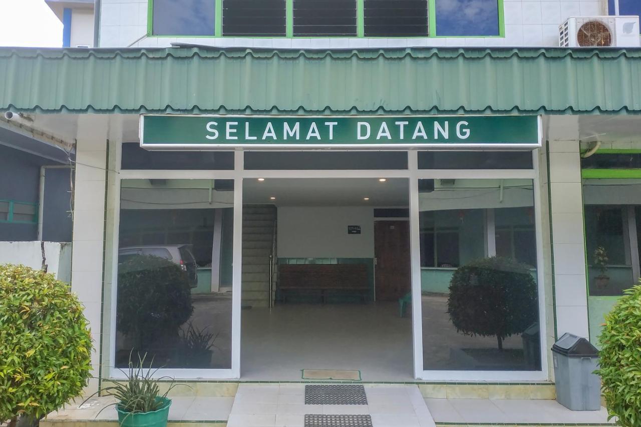 Super Oyo 3098 Hotel Sahabat Baru Singkawang Dış mekan fotoğraf