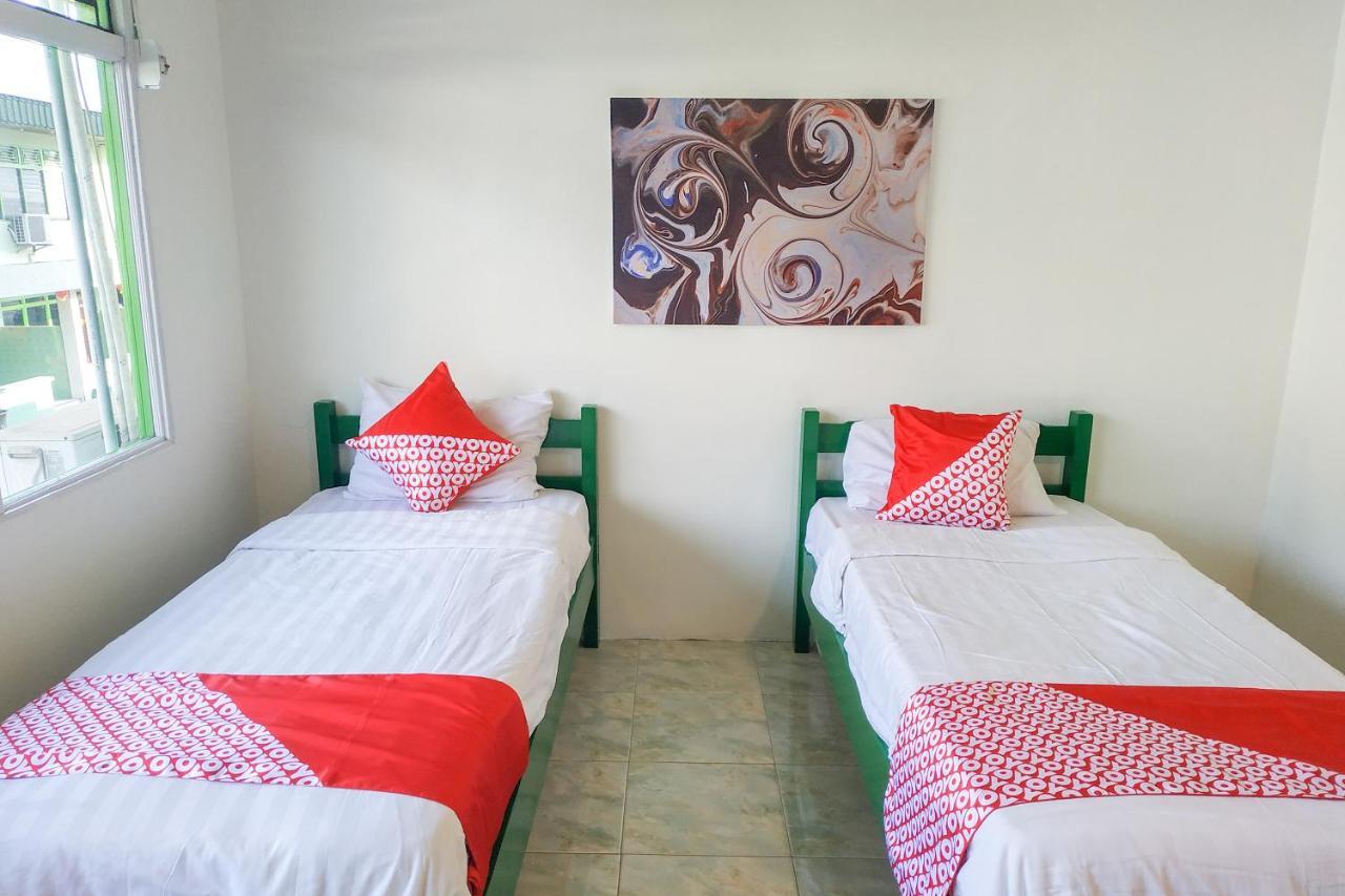 Super Oyo 3098 Hotel Sahabat Baru Singkawang Dış mekan fotoğraf