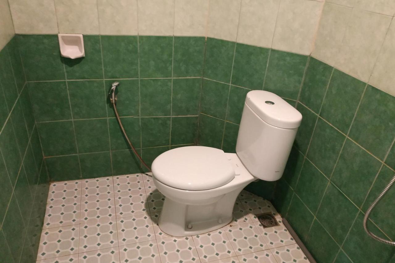 Super Oyo 3098 Hotel Sahabat Baru Singkawang Dış mekan fotoğraf