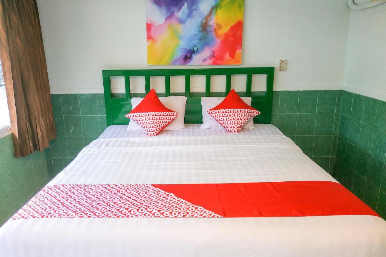 Super Oyo 3098 Hotel Sahabat Baru Singkawang Dış mekan fotoğraf