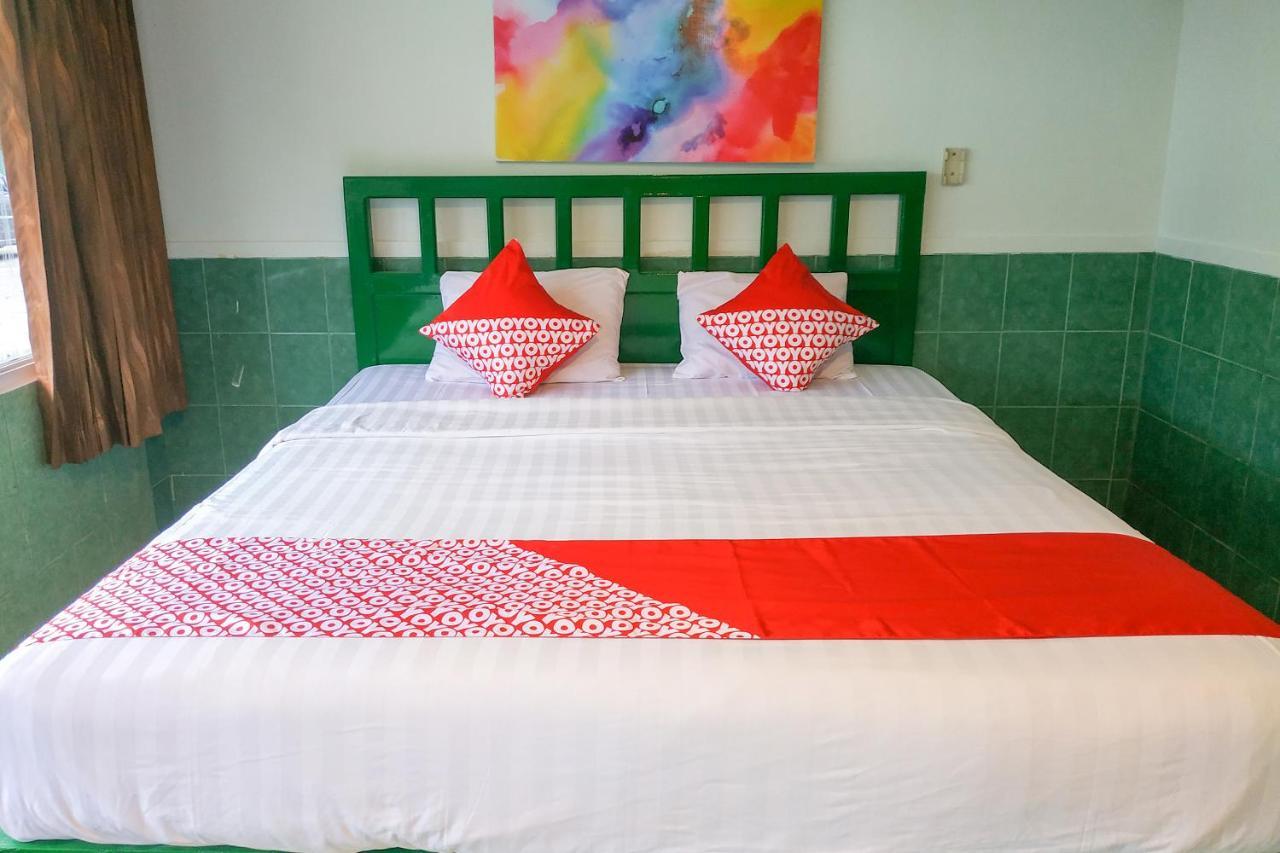 Super Oyo 3098 Hotel Sahabat Baru Singkawang Dış mekan fotoğraf
