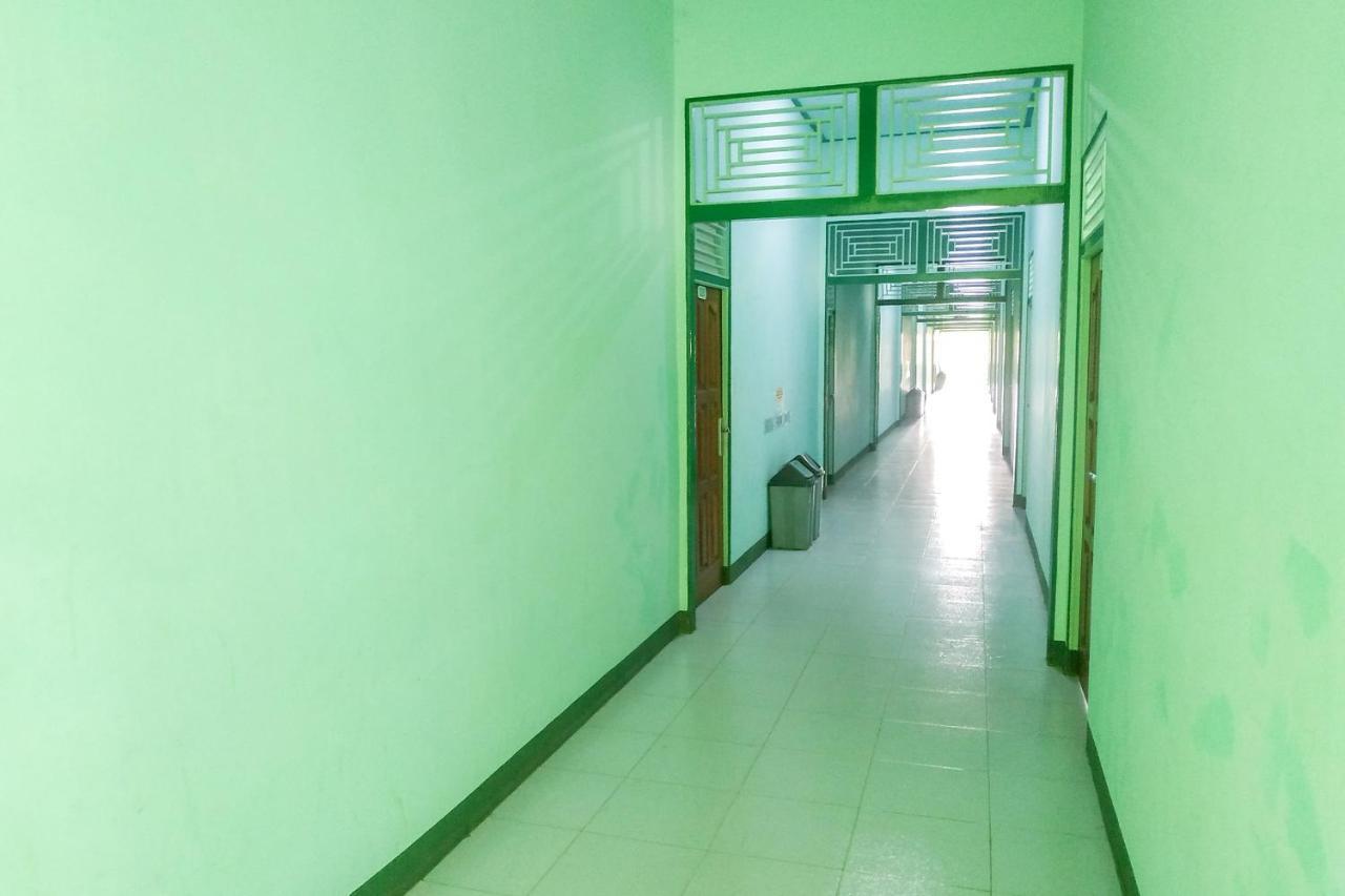 Super Oyo 3098 Hotel Sahabat Baru Singkawang Dış mekan fotoğraf